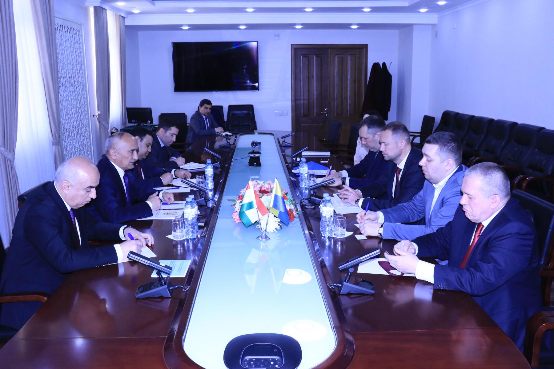 АВВАЛИН НАМОИШГОҲ-ЯРМАРКАИ «STUDY IN UKRAINE» ДАР ТОҶИКИСТОН