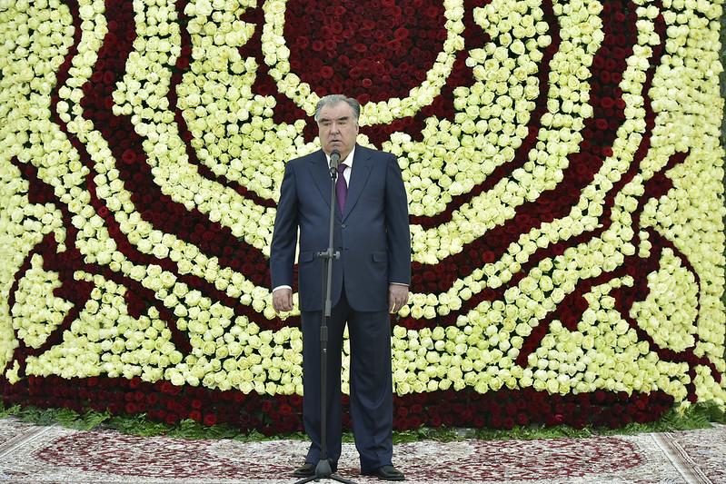 Ифтитоҳи маркази савдо ва тарабхонаи “Файзулло” ва тақдими тӯҳфаҳо ба ятимони кулли вилояти Суғд дар ноҳияи Бобоҷон Ғафуров