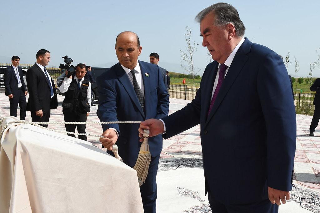 ИФТИТОҲИ МУАССИСАИ ТАЪЛИМӢ ДАР ДЕҲОТИ ЛОЛАЗОРИ НОҲИЯИ ДАНҒАРА