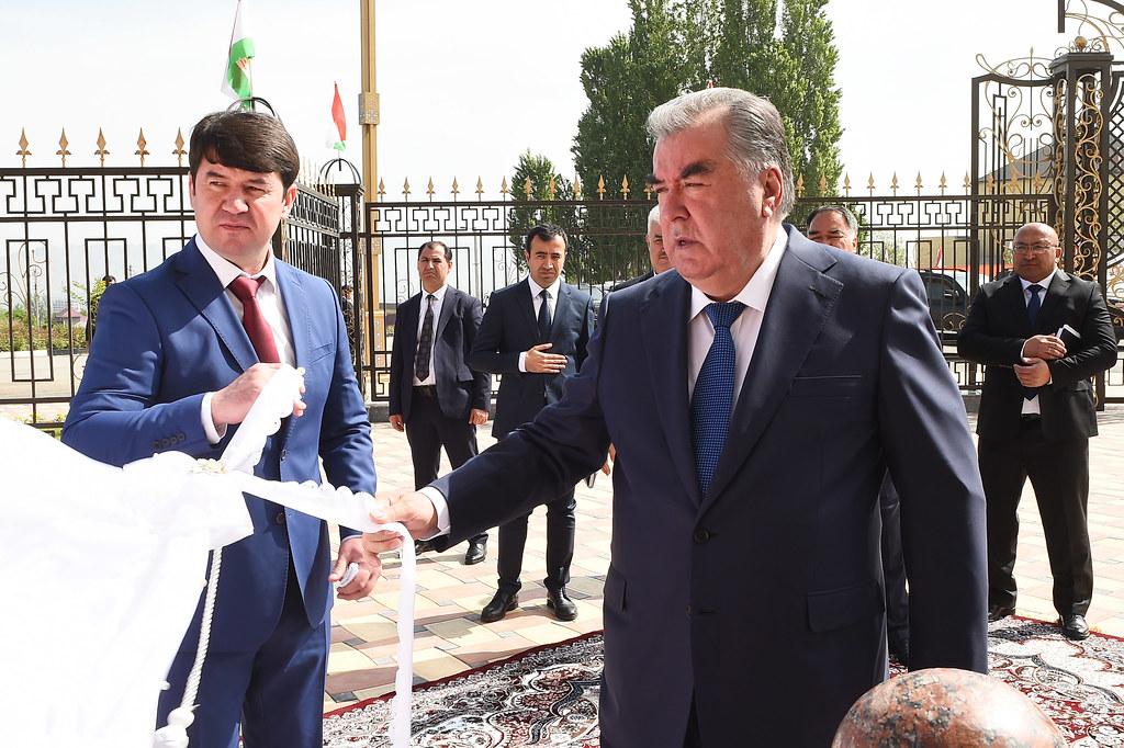 ИФТИТОҲИ МАКТАБИ БАЙНАЛМИЛЛАЛИИ “КОНТАКТ” ДАР ШАҲРИ ИСФАРА