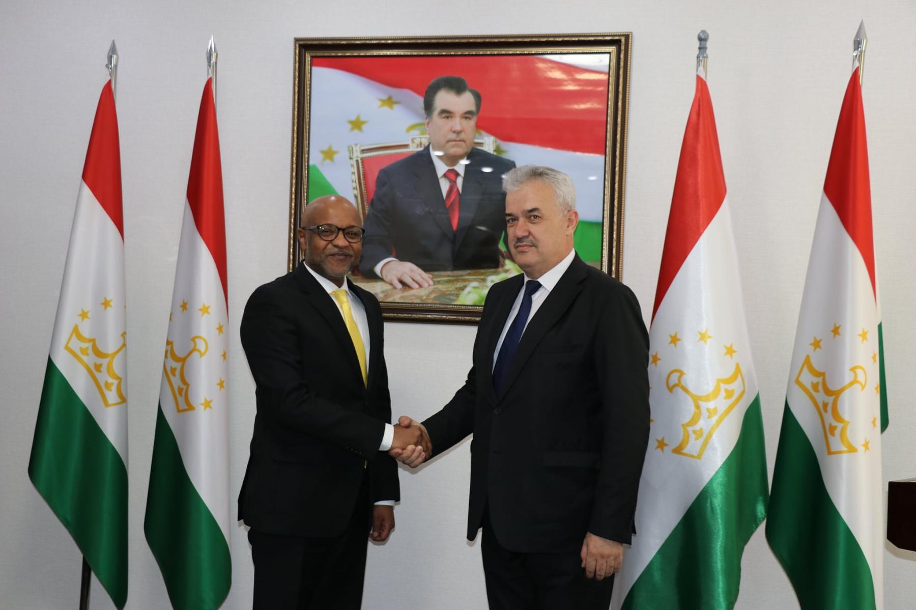 ВОХӮРИИ РАҲИМ САИДЗОДА БО ОСАМА МАККАВИ