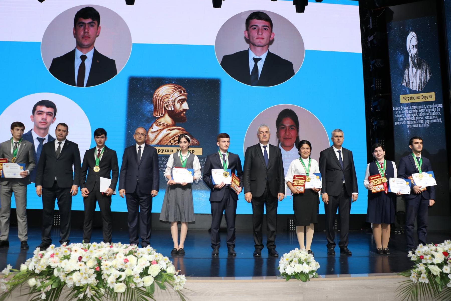 ҒОЛИБОНИ ОЛИМПИАДАҲО АЗ ФАНҲОИ ҶАМЪИЯТӢ-ГУМАНИТАРӢ ВА ТЕХНОЛОГИЯИ ИТТИЛООТӢ БАРОИ ХОНАНДАГОНИ СИНФИ 11 ҚАДРДОНӢ ШУДАНД