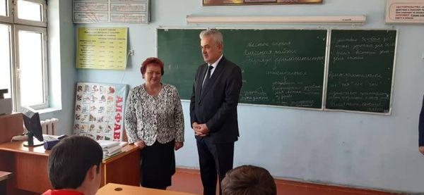 БОЗДИДИ ВАЗИРИ МАОРИФ ВА ИЛМ АЗ МАКТАБИ ПРЕЗИДЕНТИИ КУШОНИЁН