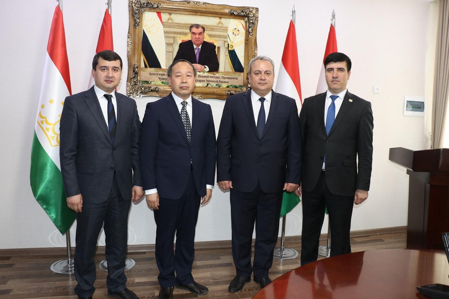 ВОХӮРИИ МУОВИНИ ЯКУМИ ВАЗИРИ МАОРИФ ВА ИЛМ БО НАМОЯНДАИ КОРГОҲИ ЛУБАН