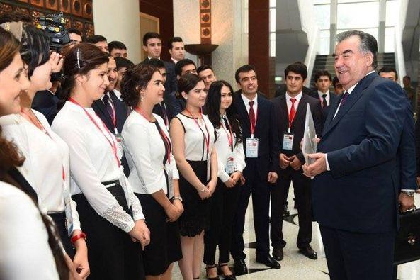 БО КВОТАИ «ДУРАХШАНДАГОН»-МАШҲУР ДАР ҶАҲОН. Донишҷӯёни тоҷик бо таҳсили намунавӣ дар рейтинги аввал қарор доранд