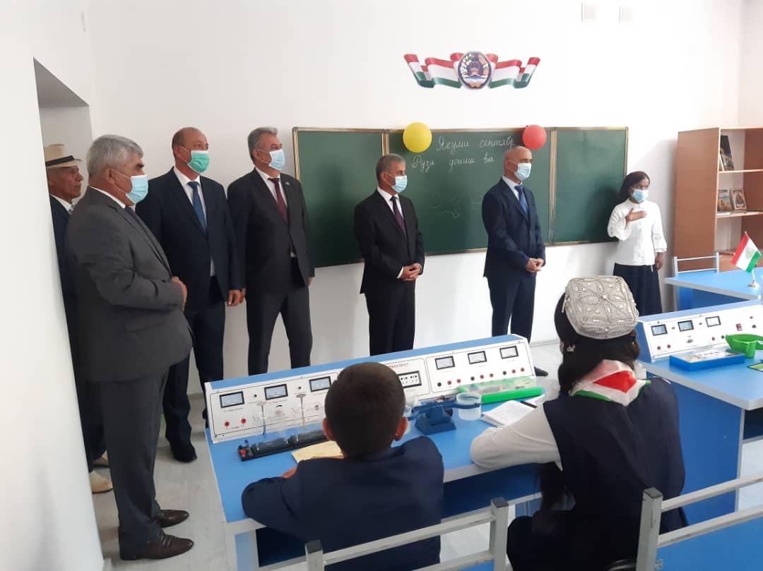 Ифтитоҳи бинои иловагӣ дар назди муассисаи таҳсилоти миёнаи умумии №54 деҳаи Айвоҷи ноҳияи Шаҳритус