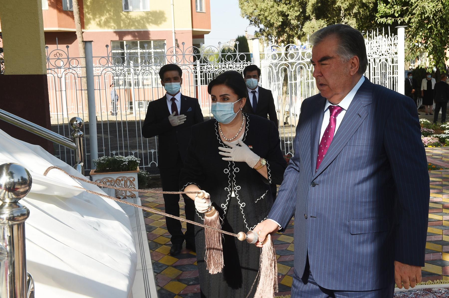 Ифтитоҳи бинои нави Муассисаи давлатии Мактаби кӯдаконаи санъати шаҳри Турсунзода