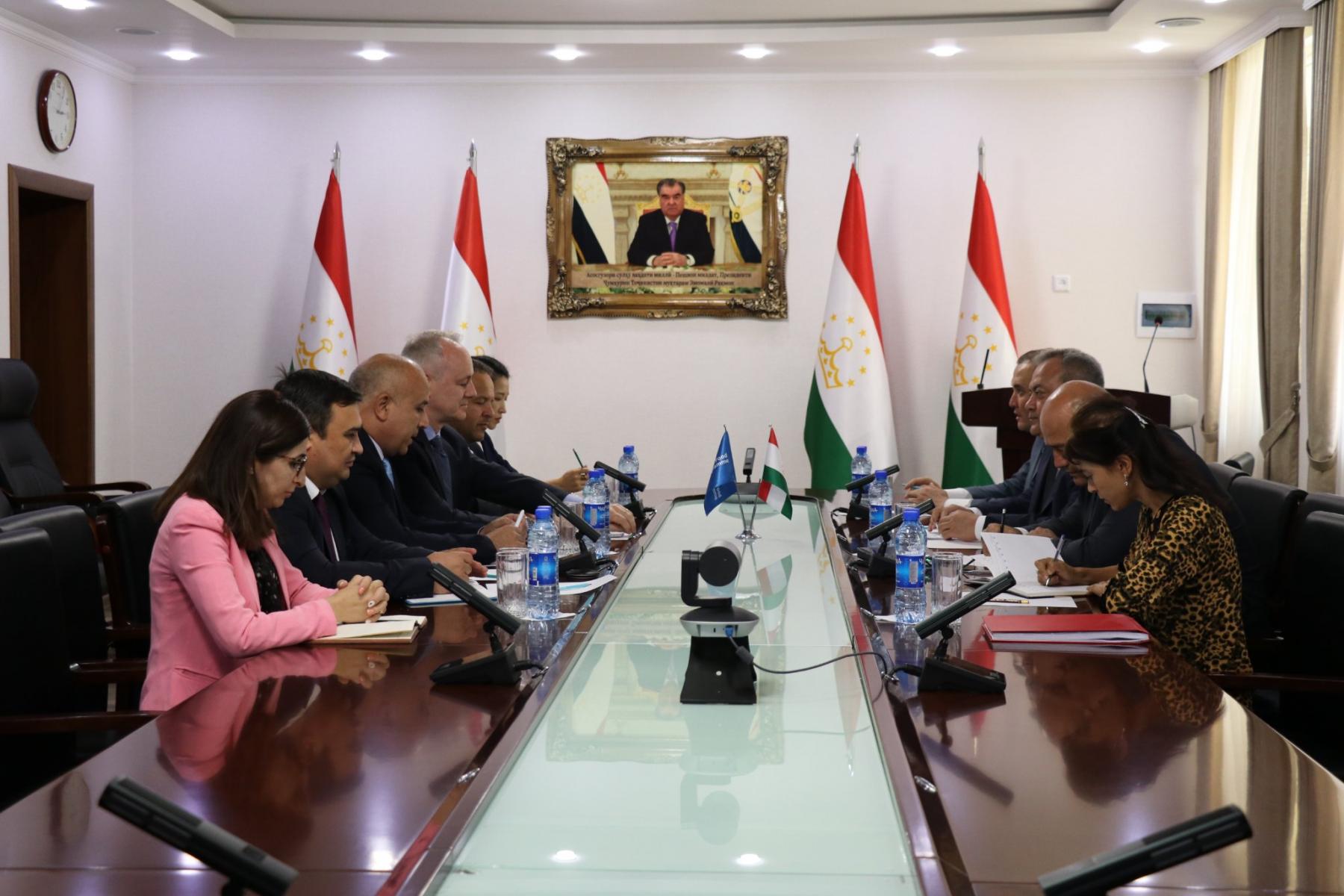 ВОХӮРИИ ҶАМШЕД ҶӮРАЗОДА БО ҶОН АЙЛИЕФ