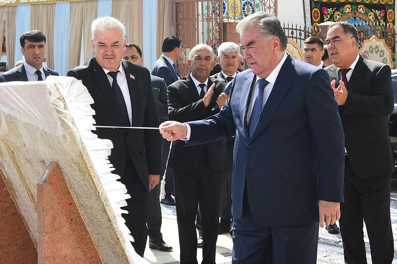 Ифтитоҳи Коллеҷи ҷумҳуриявии ҳунарҳои мардумии шаҳри Истаравшан