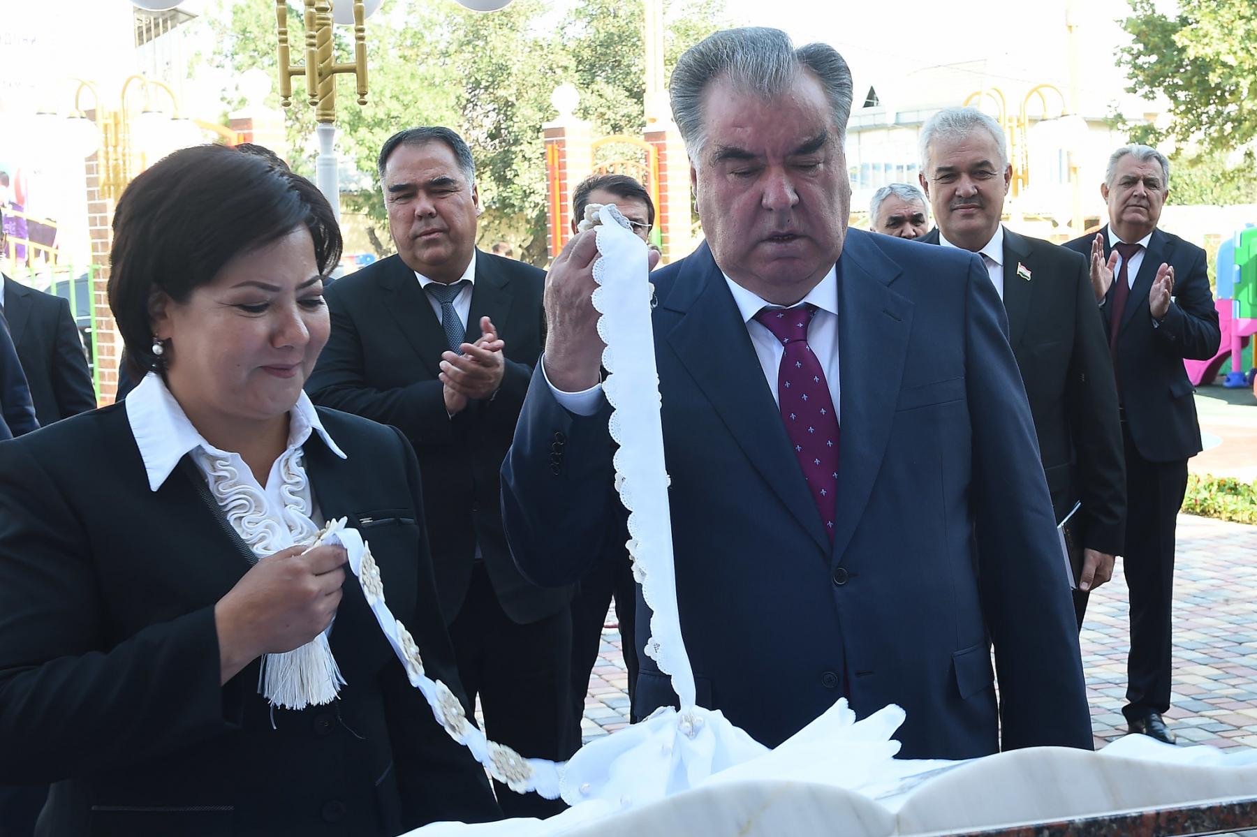 ИФТИТОҲИ МУАССИСАИ ТАҲСИЛОТИ ТОМАКТАБИИ “ШУКУФАИ ИСТИҚЛОЛ” ДАР ШАҲРИ ХУҶАНД