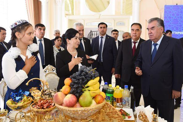 БА ИСТИФОДА ДОДАНИ МАҶМААИ ХИЗМАТРАСОНИИ “ТОҶИ ЗАРРИН” ВА ТАҚДИМИ ТУҲФАҲО БА 100 НАФАР ЯТИМИ КУЛЛ