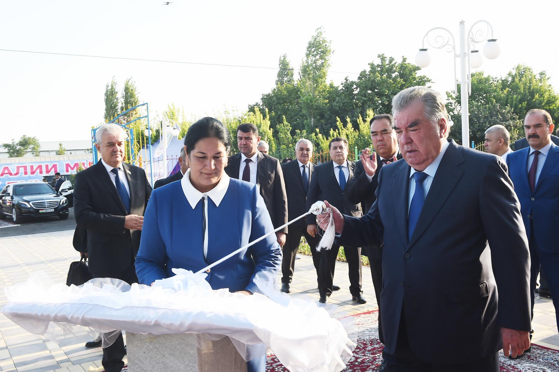 Оғози сафар дар шаҳри Конибодом ва ифтитоҳи бинои нави Кӯдакистони “Зангӯла” дар деҳоти ба номи Абулқосим Лоҳутӣ 