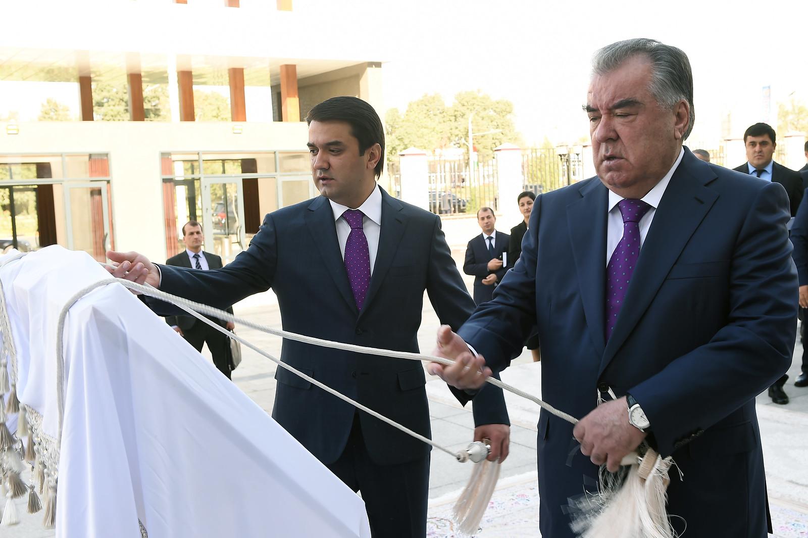 ИФТИТОҲИ МУАССИСАИ ДАВЛАТИИ ТАЪЛИМИИ “ЛИТСЕЙИ УМАРИ ХАЙЁМ” ДАР НОҲИЯИ СИНОИ ШАҲРИ ДУШАНБЕ