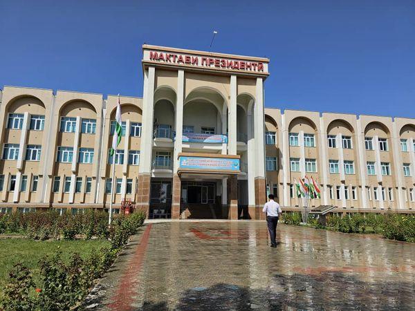 ВАЗИРИ МАОРИФ ВА ИЛМ БА РАФТИ БАРГУЗОРИИ ОЗМУНИ ҶУМҲУРИЯВИИ "ФУРӮҒИ СУБҲИ ДОНОӢ КИТОБ АСТ" ДАР ВИЛОЯТИ СУҒД ШИНОС ГАРДИД