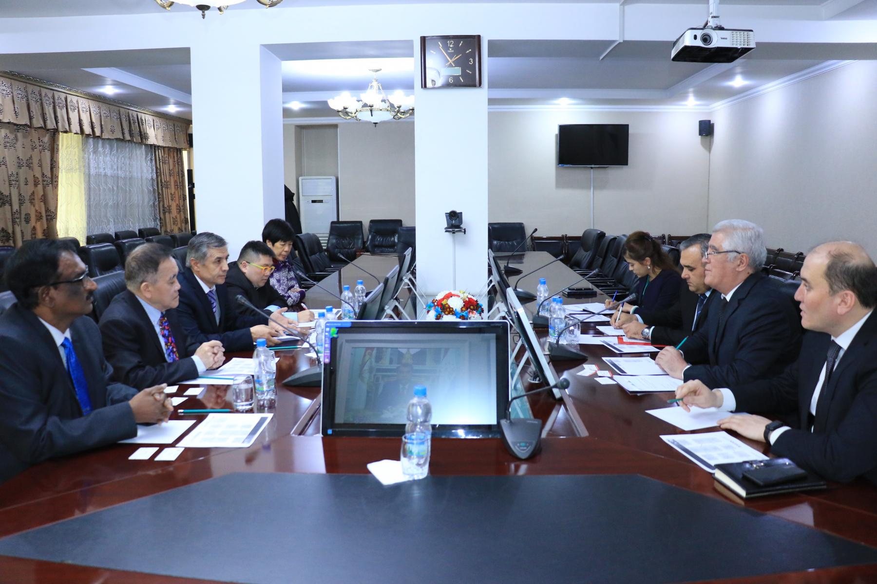 Ташрифи намояндагони Донишкадаи рушди менеҷменти Сингапур ба Вазорати маориф ва илм