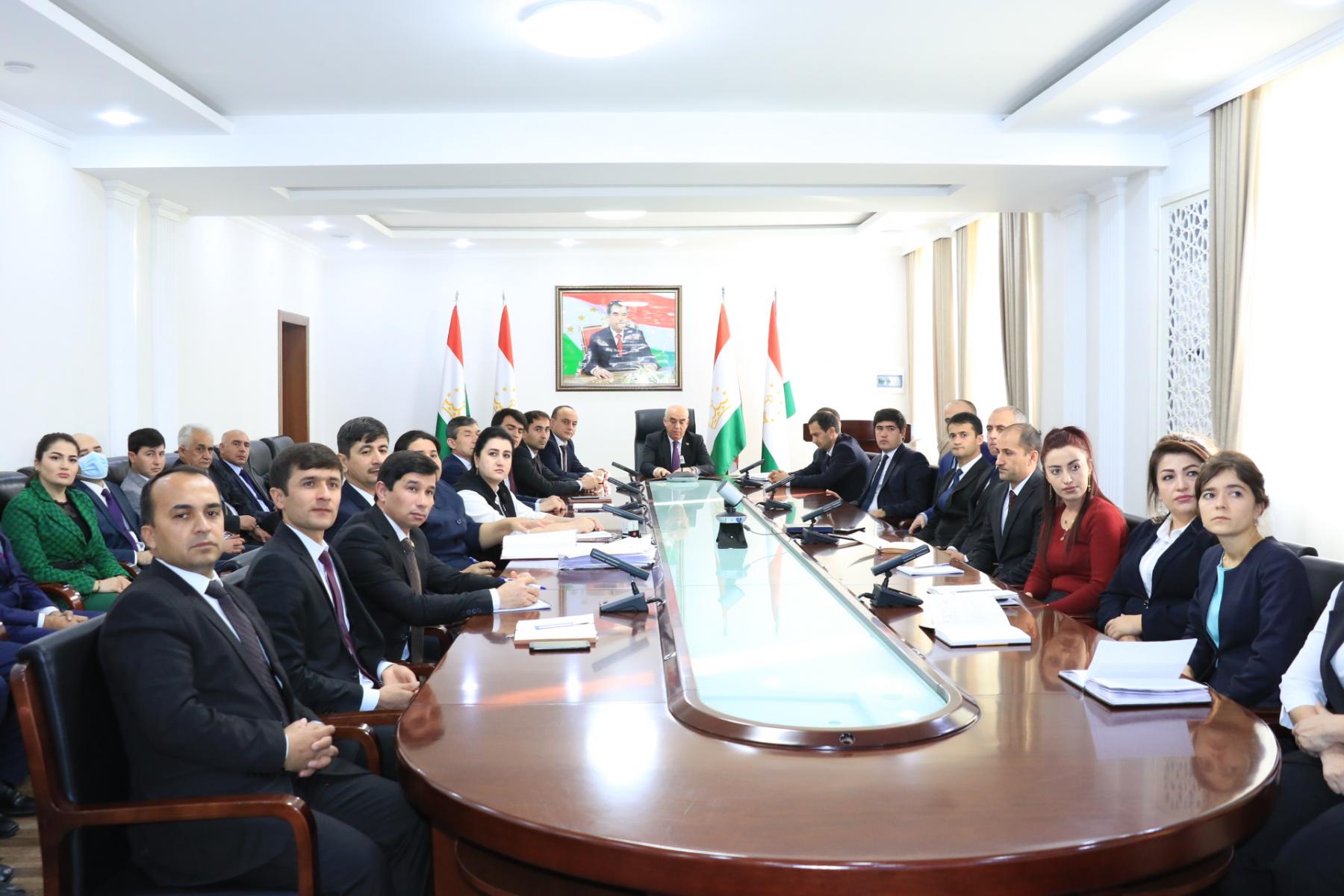 МАОРИФЧИЁН ПАЁМИ ПЕШВОИ МИЛЛАТРО ДАСТАҶАМЪОНА ТАМОШО КАРДАНД