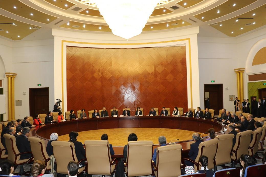 ДАР КИТОБХОНАИ МИЛЛИИ ТОҶИКИСТОН ДАВРИ НИҲОИИ ОЗМУНИ ҶУМҲУРИЯВИИ «ФУРӮҒИ СУБҲИ ДОНОӢ КИТОБ АСТ» ШУРӮЪ ГАРДИД