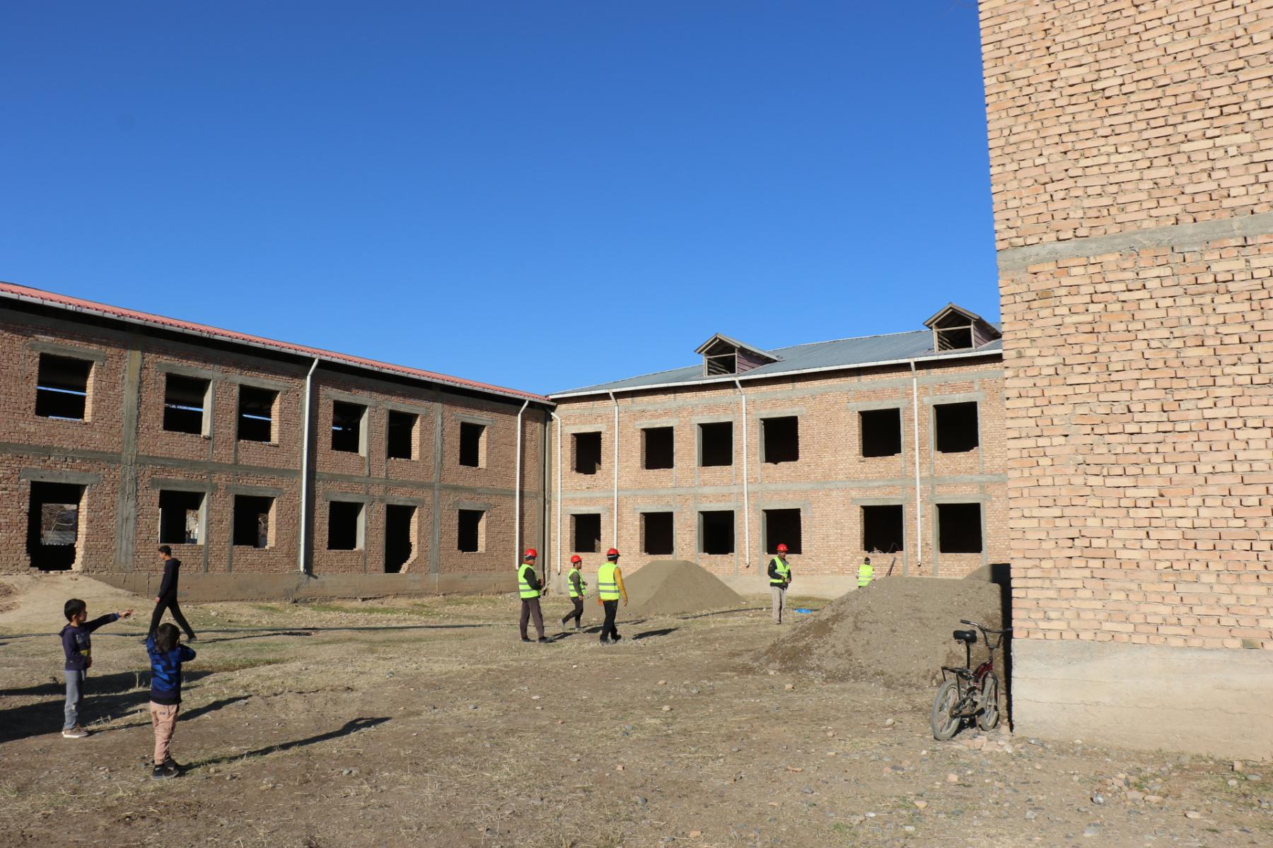 ОҒОЗ БАХШИДАНИ КОРҲОИ СОХТМОНӢ ДАР МАКТАБИ №93-И ДЕҲАИ ФАЙЗБАХШИ ШАҲРИ ТУРСУНЗОДА