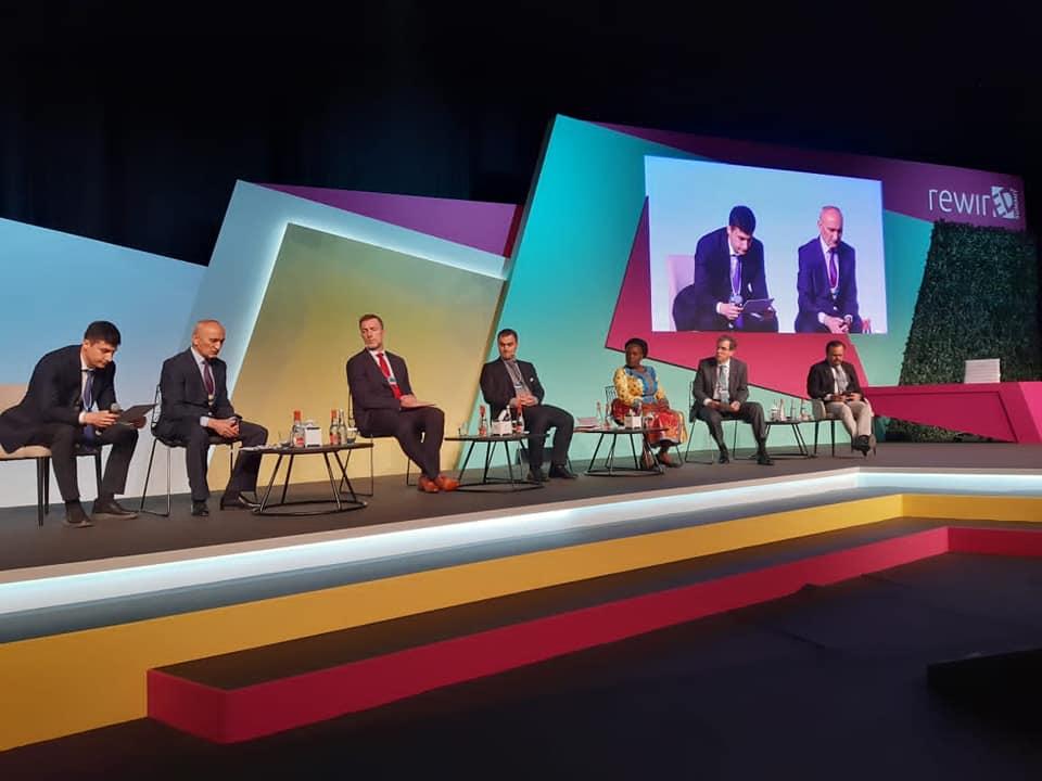 Иштироки вазири маориф ва  илм дар Саммити RiwerEd