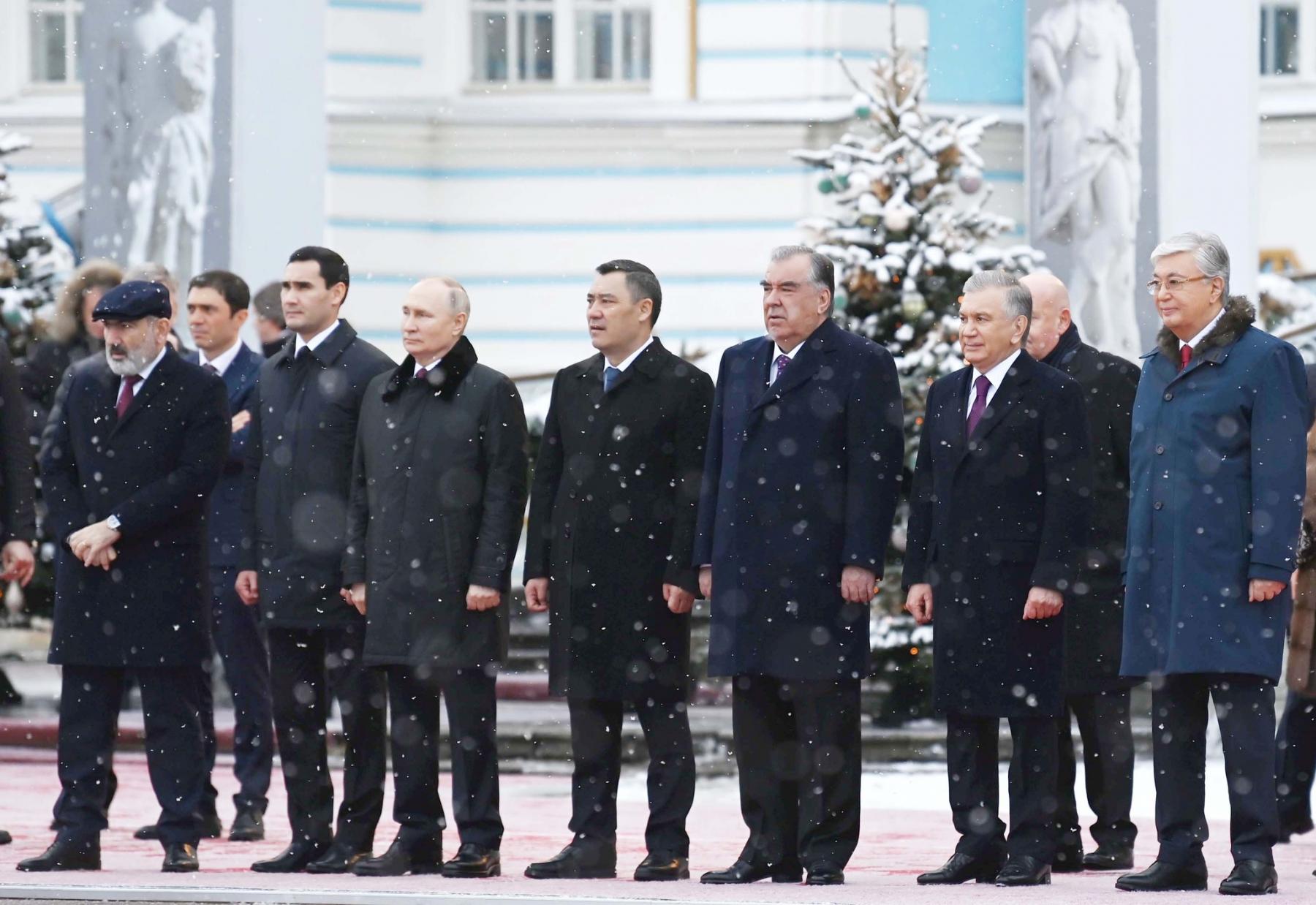 Боздид аз маконҳои таърихии шаҳри Санкт-Петербург