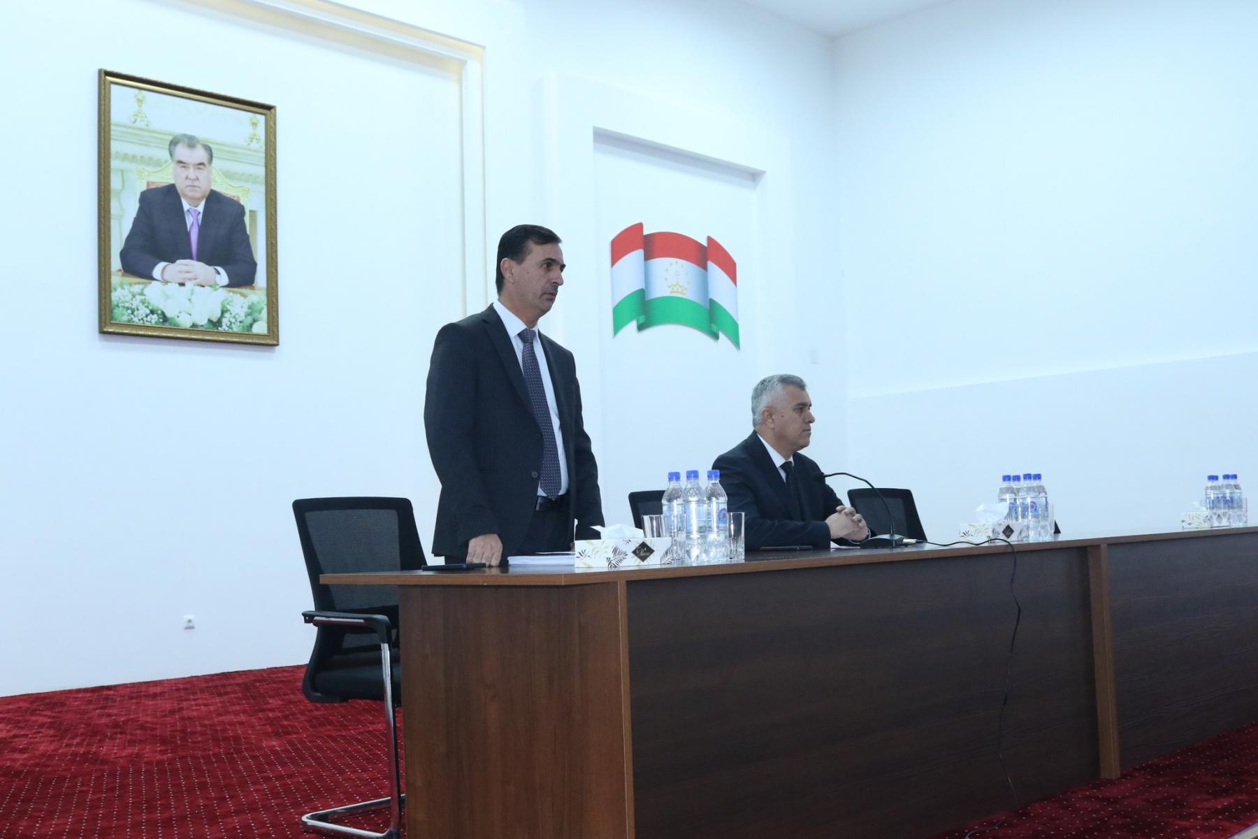 СЕМИНАРИ ОМӮЗИШӢ БАРОИ ОМӮЗГОРОНИ ЗАБОНҲОИ РУСӢ ВА АНГЛИСӢ