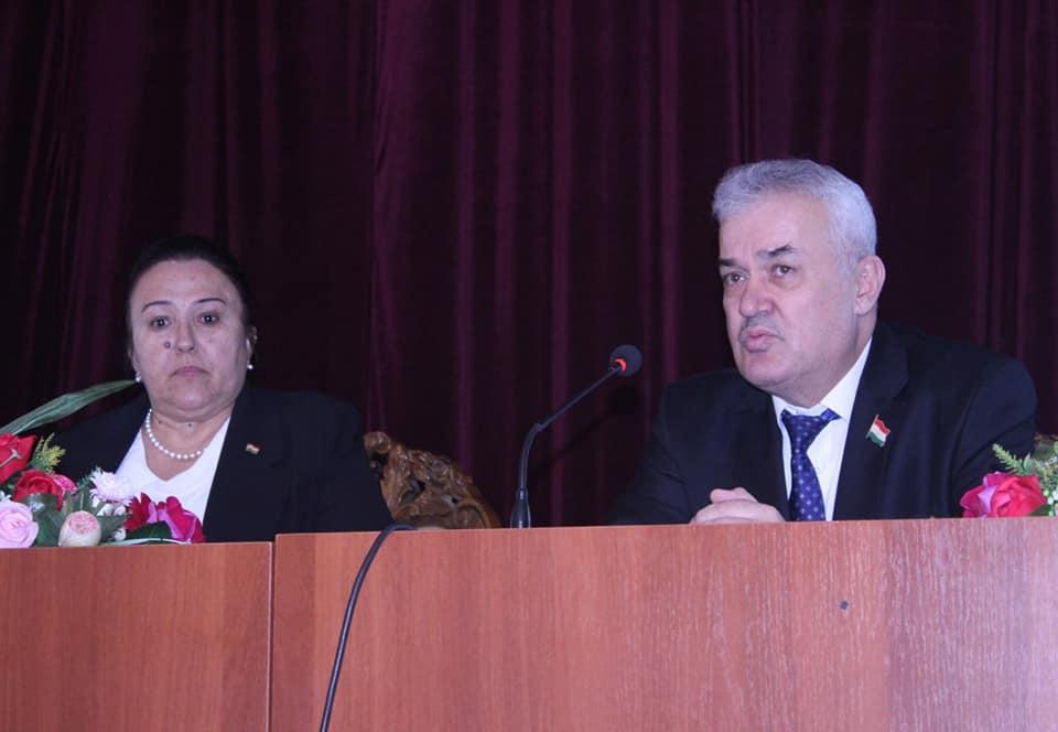 ҶАЛАСАИ ТАҲЛИЛӢ, ҚАДРДОНИИ ПЕШСАФОН ВА ТУҲФАИ ВАЗИР БА МУАССИСАҲОИ ТАЪЛИМӢ