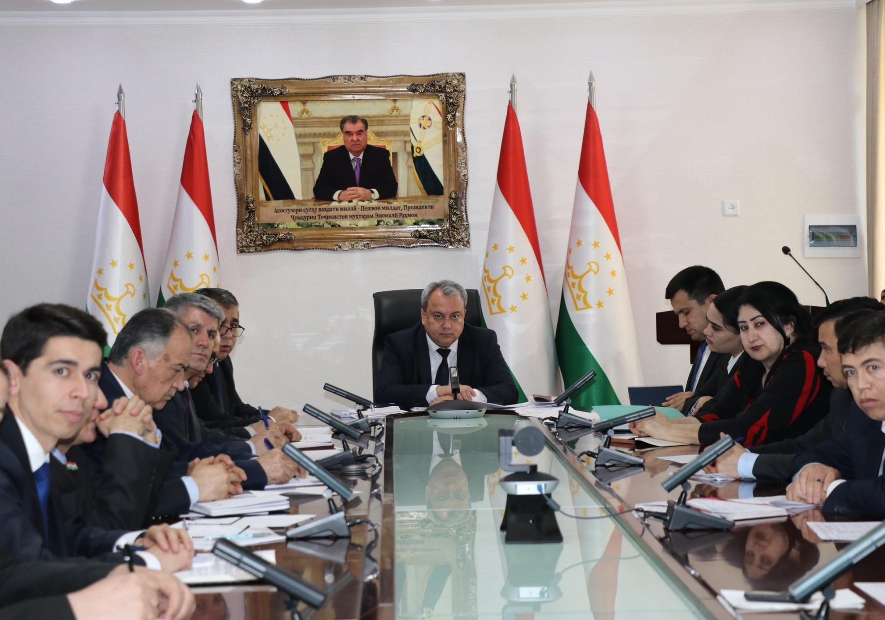 ВОХӮРИИ МУОВИНИ ЯКУМИ ВАЗИРИ МАОРИФ ВА ИЛМ БО МАСЪУЛИНИ ОЗМУНИ ҶУМҲУРИЯВИИ ««ТОҶИКОН» – ОИНАИ ТАЪРИХИ МИЛЛАТ»