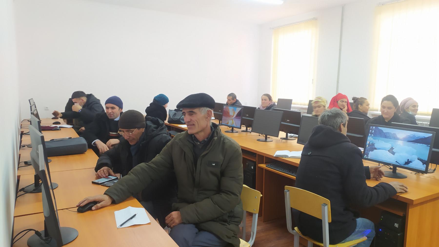 КУРСҲОИ ОМӮЗИШИИ ТИК БАРОИ 35900 НАФАР ОМӮЗГОР