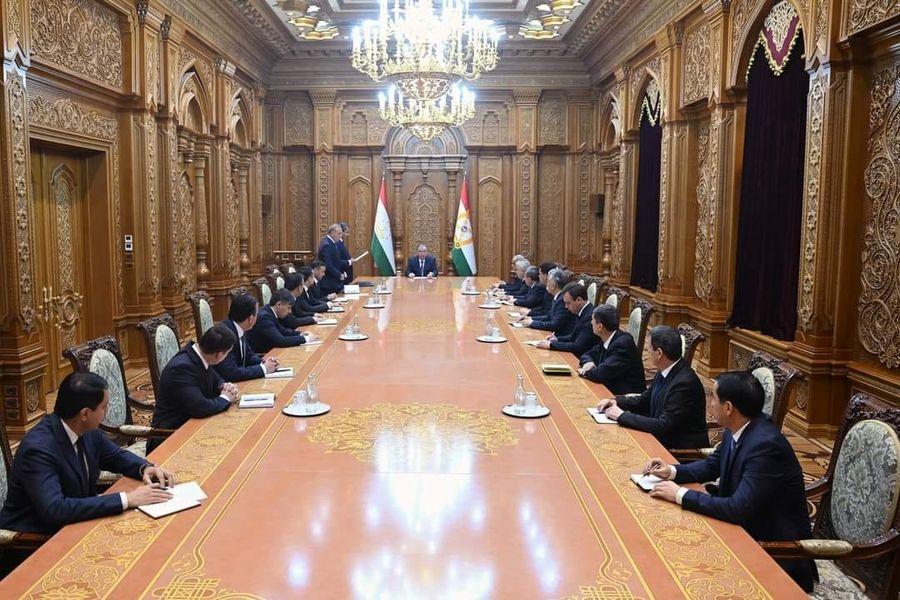 Таъиноти кадрӣ