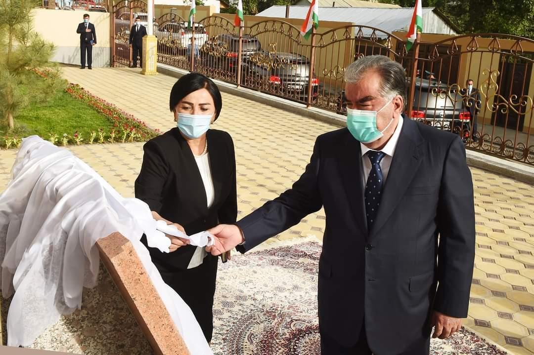 Ифтитоҳи бинои нави Муассисаи таҳсилоти миёнаи умумии №15 дар деҳаи Зерободи ноҳияи Айнӣ