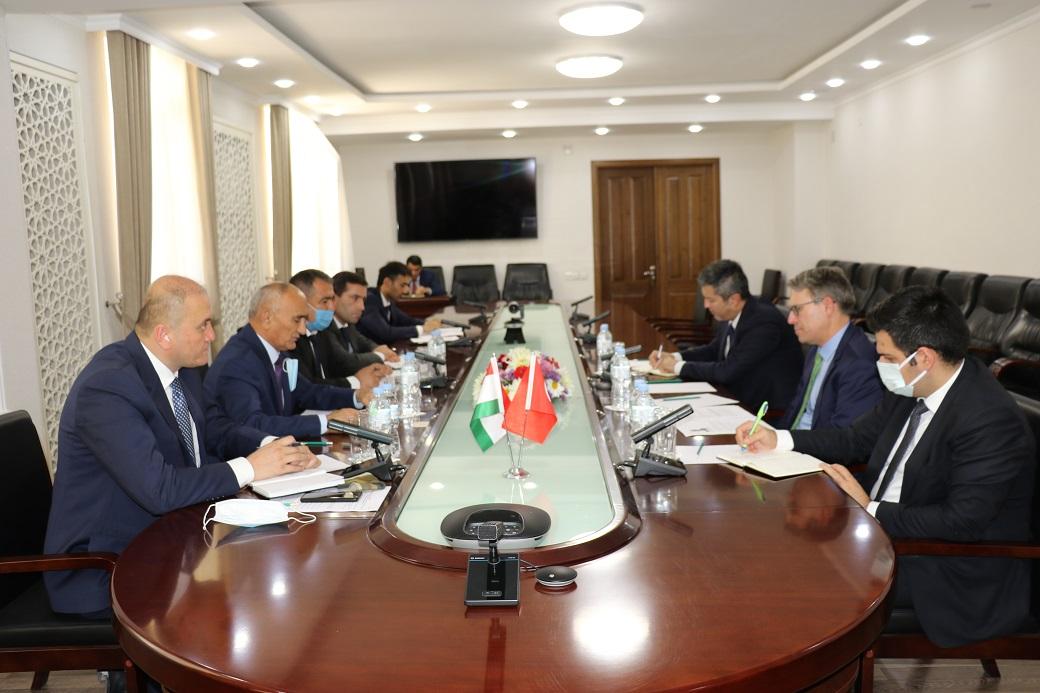 Вохӯрии Муҳаммадюсуф Имомзода бо Эмре Зеки Карагёл