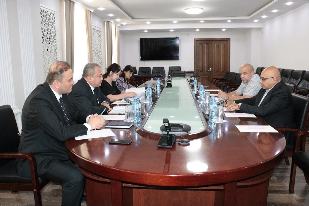 Вохӯрии Ҷамшед Ҷӯразода бо Шинан Кассам