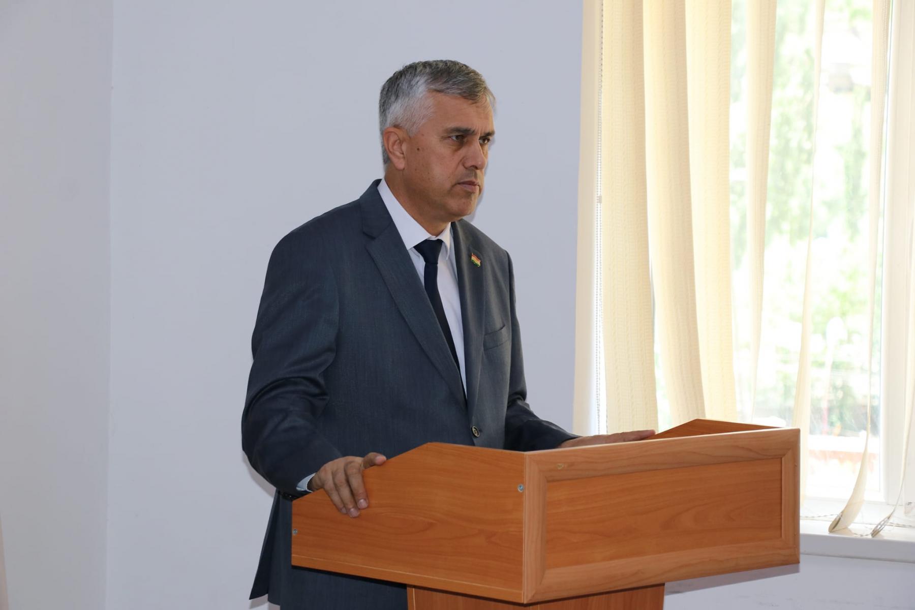 ВОХӮРИИ З.АБДУЛЗОДА БО КОРМАНДОНИ СОҲАИ МАОРИФИ ШАҲРИ ХОРУҒ