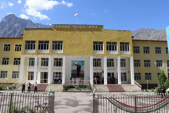 БОЗДИДИ З.АБДУЛЗОДА АЗ МАКТАБ-ИНТЕРНАТИ ҶУМҲУРИЯВӢ ДАР НОҲИЯИ РӮШОН