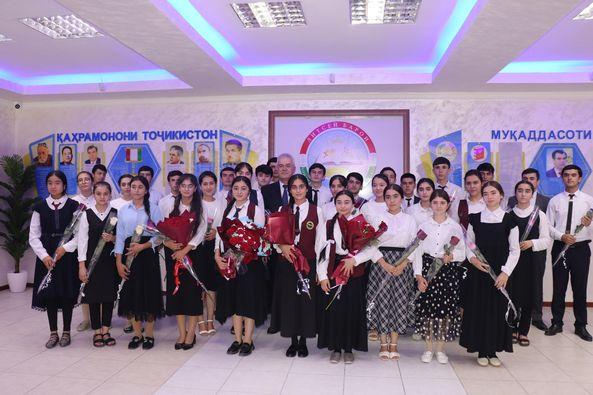 ҶАМЪБАСТИ ОЗМУНИ АТТЕСТАТИ АЪЛОИ УНИВЕРСАЛӢ БО МЕДАЛИ ТИЛЛО ВА НУҚРА, АТТЕСТАТИ АЪЛОИ РАВИЯВӢ БО МЕДАЛИ ТИЛЛО ВА НУҚРА