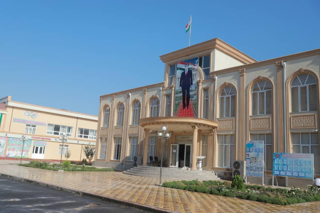 Қабули шаҳрвандон аз ҷониби Вазири маориф ва илми Ҷумҳурии Тоҷикистон Раҳим Саидзода дар шаҳри Хуҷанд