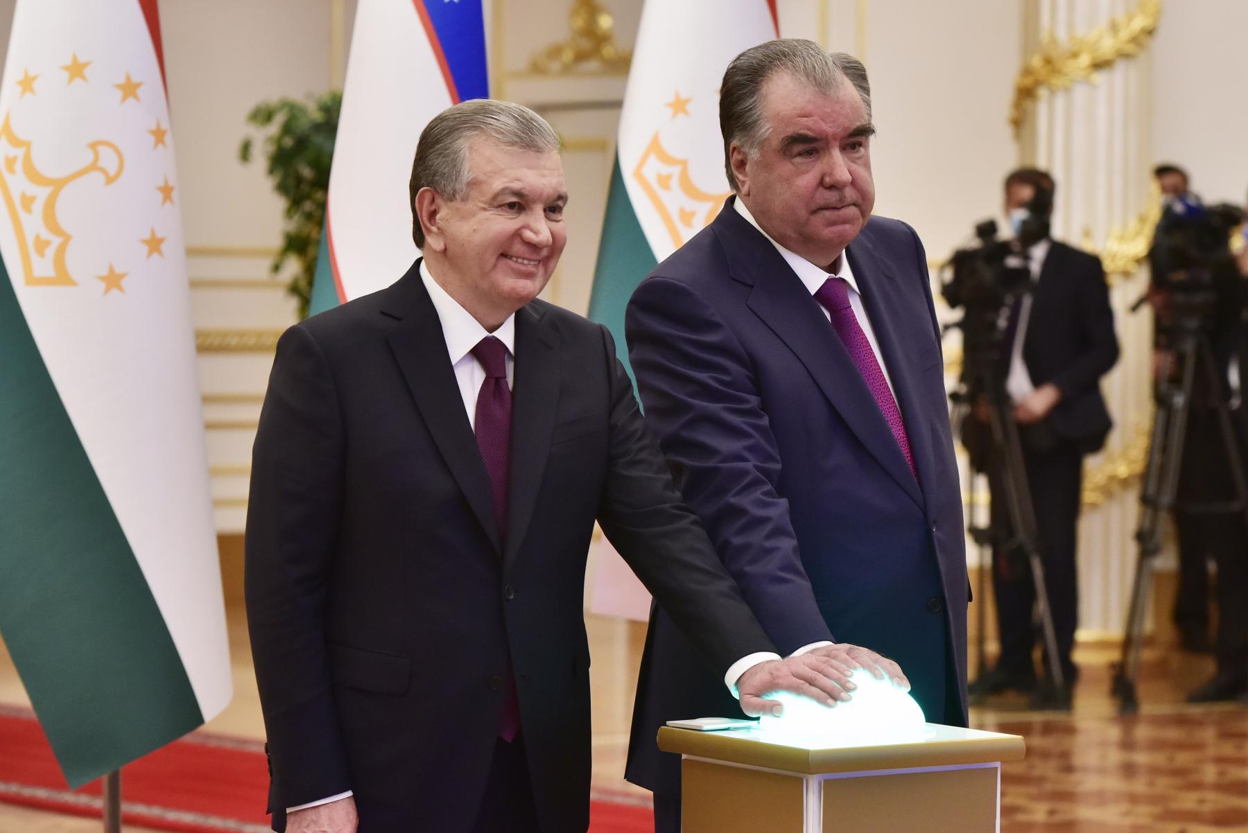 Ифтитоҳи мактаб дар ноҳияи Ургути вилояти Самарқанди Ҷумҳурии Ӯзбекистон (таҷдидшуда)