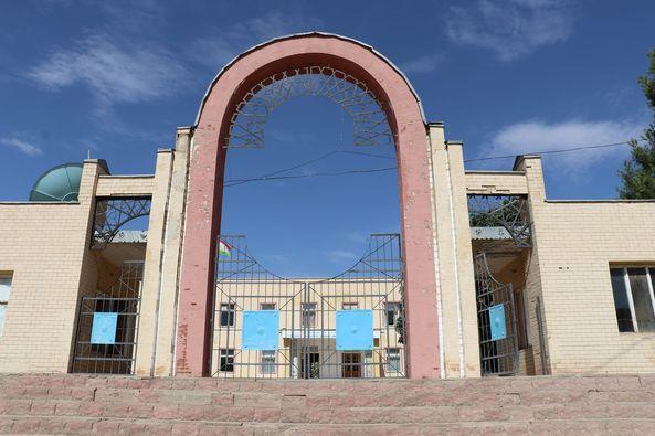 ВОСЕЪ: ТАШРИФИ МУОВИНИ ВАЗИРИ МАОРИФ ВА ИЛМ БА МУАССИСАҲОИ ТАЪЛИМӢ ВА ТАҚДИМИ РОҲХАТ БА ОМӮЗГОРОН 