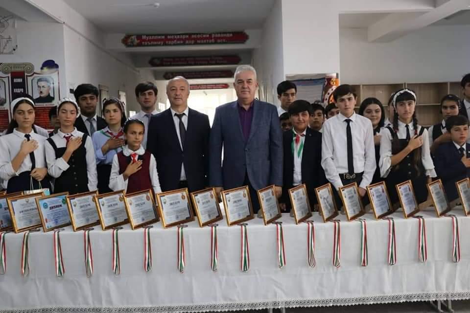 Кӯшониён: МУЛОҚОТИ ВАЗИРИ МАОРИФ ВА ИЛМИ КИШВАР САИДЗОДА РАҲИМ ҲАМРО БО ФАЪОЛОНИ ҶАМОАТИ ДЕҲОТИ "ЗАРГАР"