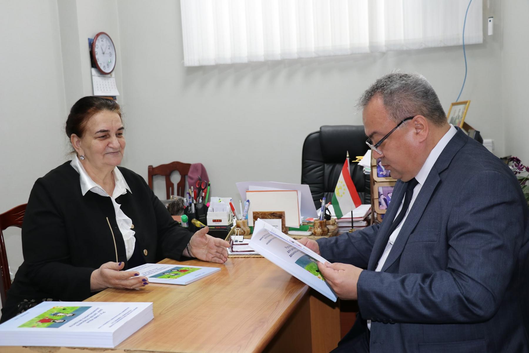 БОЗДИДИ МУОВИНИ ЯКУМИ ВАЗИРИ МАОРИФ ВА ИЛМ АЗ ПАЖӮҲИШГОҲИ РУШДИ МАОРИФ