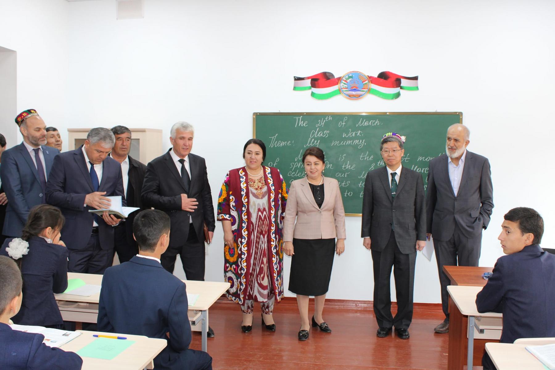 ИФТИТОҲИ МАКТАБ ДАР ДЕҲАИ БАЛХОБИИ НОҲИЯИ МУЪМИНОБОД