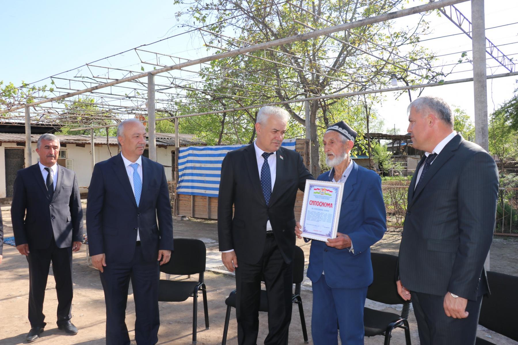 АЁДАТИ СОБИҚАДОРОНИ СОҲАИ МАОРИФ ДАР АРАФАИ ҶАШНИ БАЙНАЛМИЛАЛИИ НАВРӮЗ