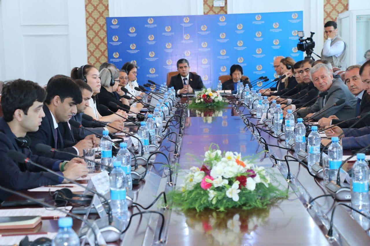 БИНОҲОИ МУАССИСАҲОИ ТАЪЛИМӢ ТИБҚИ ТАЛАБОТИ МЕЪЁРҲОИ БАЙНАЛМИЛЛАЛӢ СОХТА МЕШАВАНД 