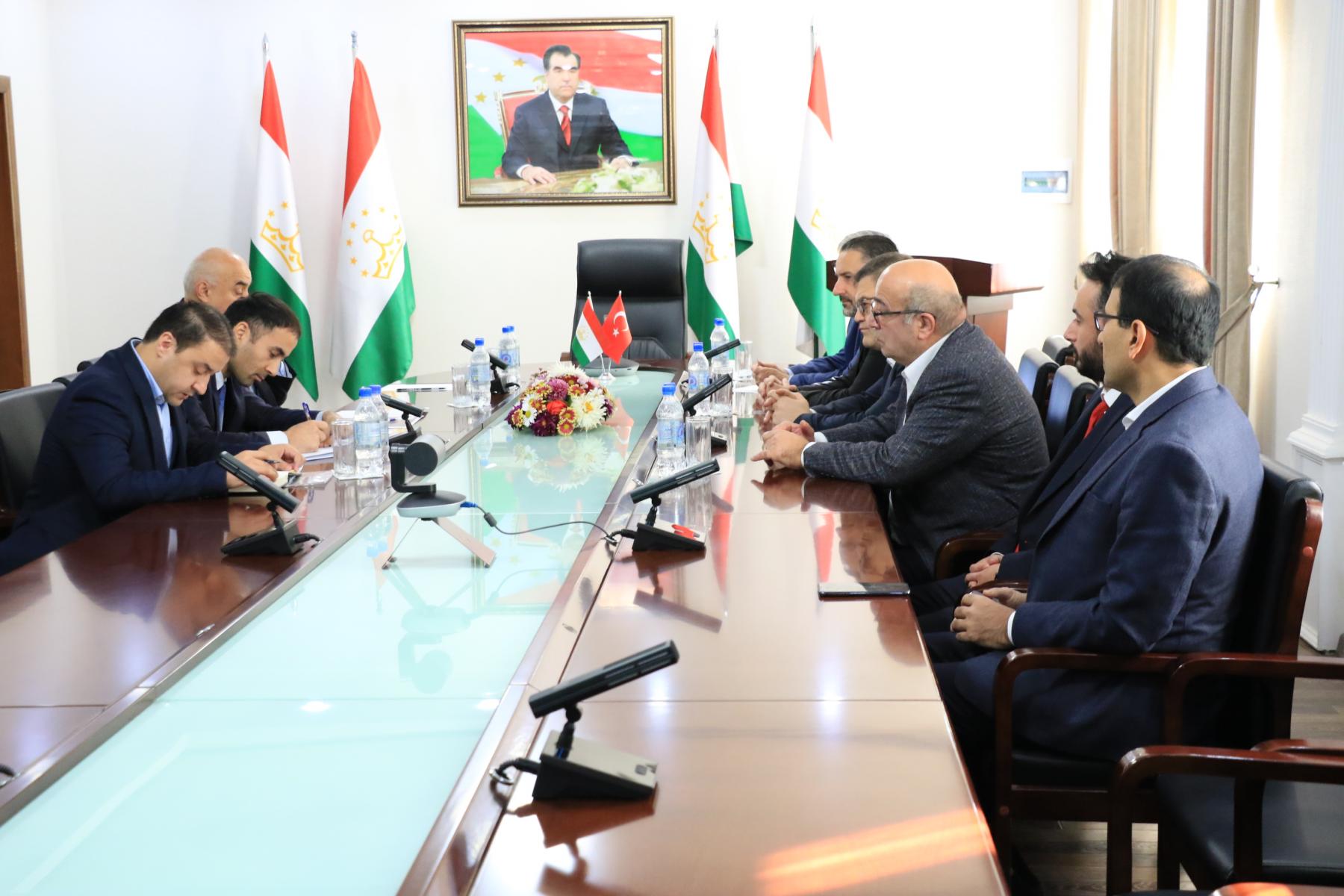 Вохӯрӣ бо намояндагони Донишгоҳи Бахчешехир