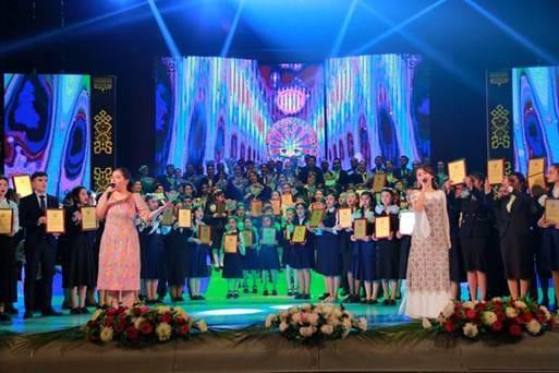 ПАГОҲ МАРОСИМИ ҶОИЗАСУПОРИИ ОЗМУНИ ҶУМҲУРИЯВИИ "ФУРӮҒИ СУБҲИ ДОНОӢ КИТОБ АСТ" ДОИР МЕШАВАД