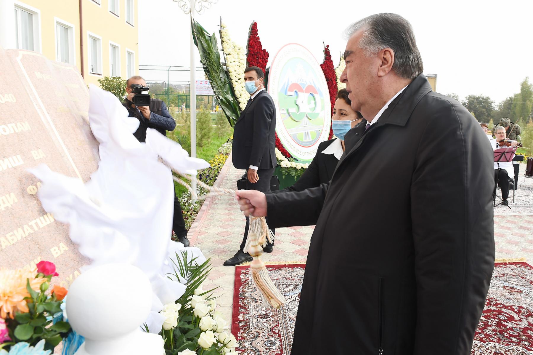 Ифтитоҳи бинои Муассисаи таълимии ғайридавлатии “Мактаби Пулотов” дар маҳаллаи 28- уми шаҳри Хуҷанд