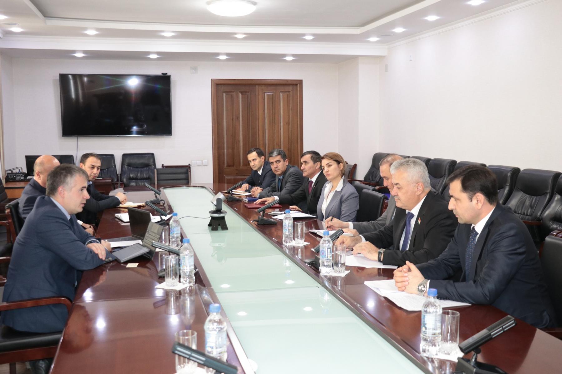 ВОХӮРИИ РАҲИМ САИДЗОДА БО ТИГРАН ШМИС