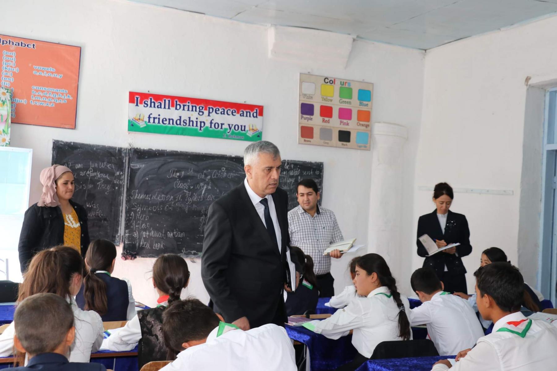 БОЗДИДИ МУОВИНИ ВАЗИРИ МАОРИФ ВА ИЛМ АЗ МУАССИСАҲОИ ТАЪЛИМИИ ШАҲРИ ҲИСОР ВА НОҲИЯИ ШАҲРИНАВ