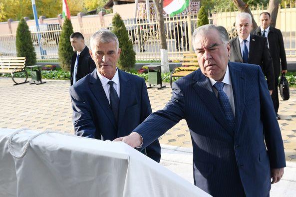 Ба истифода додани бинои иловагии Муассисаи таҳсилоти миёнаи умумии №10 дар деҳаи Бӯстони ноҳияи Муъминобод