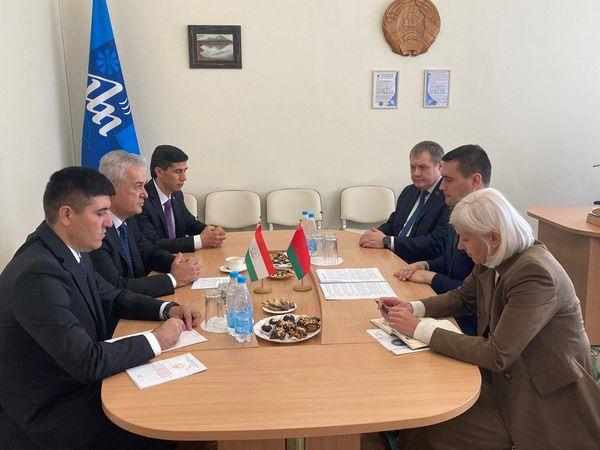 МУЛОҚОТИ ВАЗИРИ МАОРИФ ВА ИЛМИ ҶУМҲУРИИ ТОҶИКИСТОН БО ВАЗИРИ МАОРИФИ ҶУМҲУРИИ БЕЛОРУС